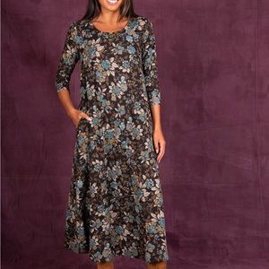Natural Life S Lottie Knit Maxi Dress - Black Blue Floral